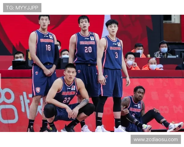 中国男篮首节九次犯规四人两犯